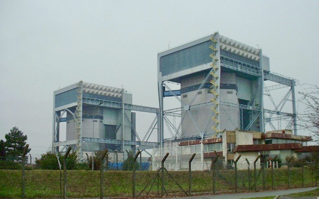 Dismantling the French Graphite Reactors
